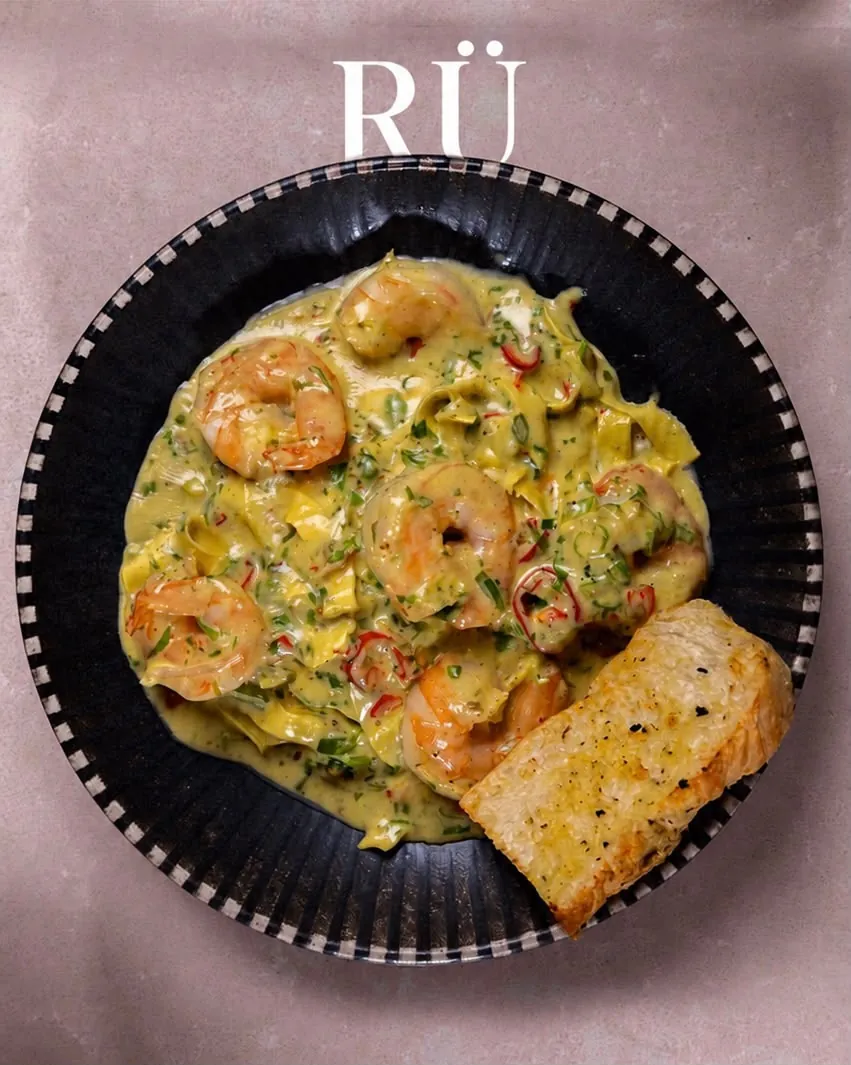 Creamy prawn tagliatelle with garlic bread